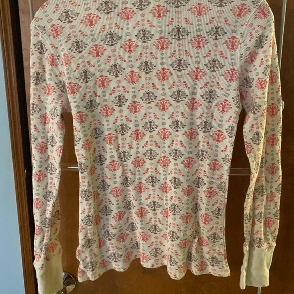 Thermal knit waffle weave top - Picture 3 of 3